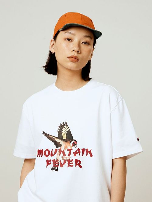 MOUNTAINFEVER 로고 그래픽 티셔츠 (2 컬러)